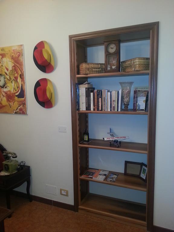 Pietra Preziosa Bed & Breakfast Pietra Ligure Habitación foto